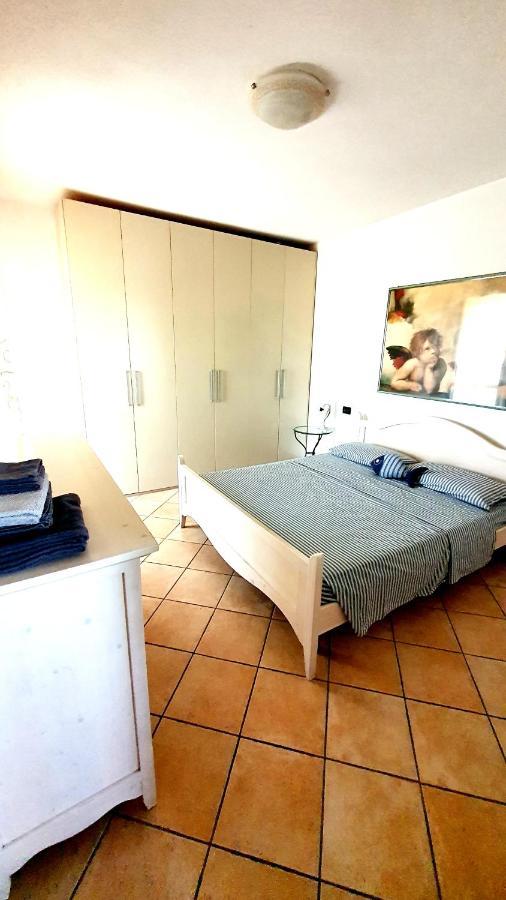 Villa Lago 5 سيرمِيوني المظهر الخارجي الصورة
